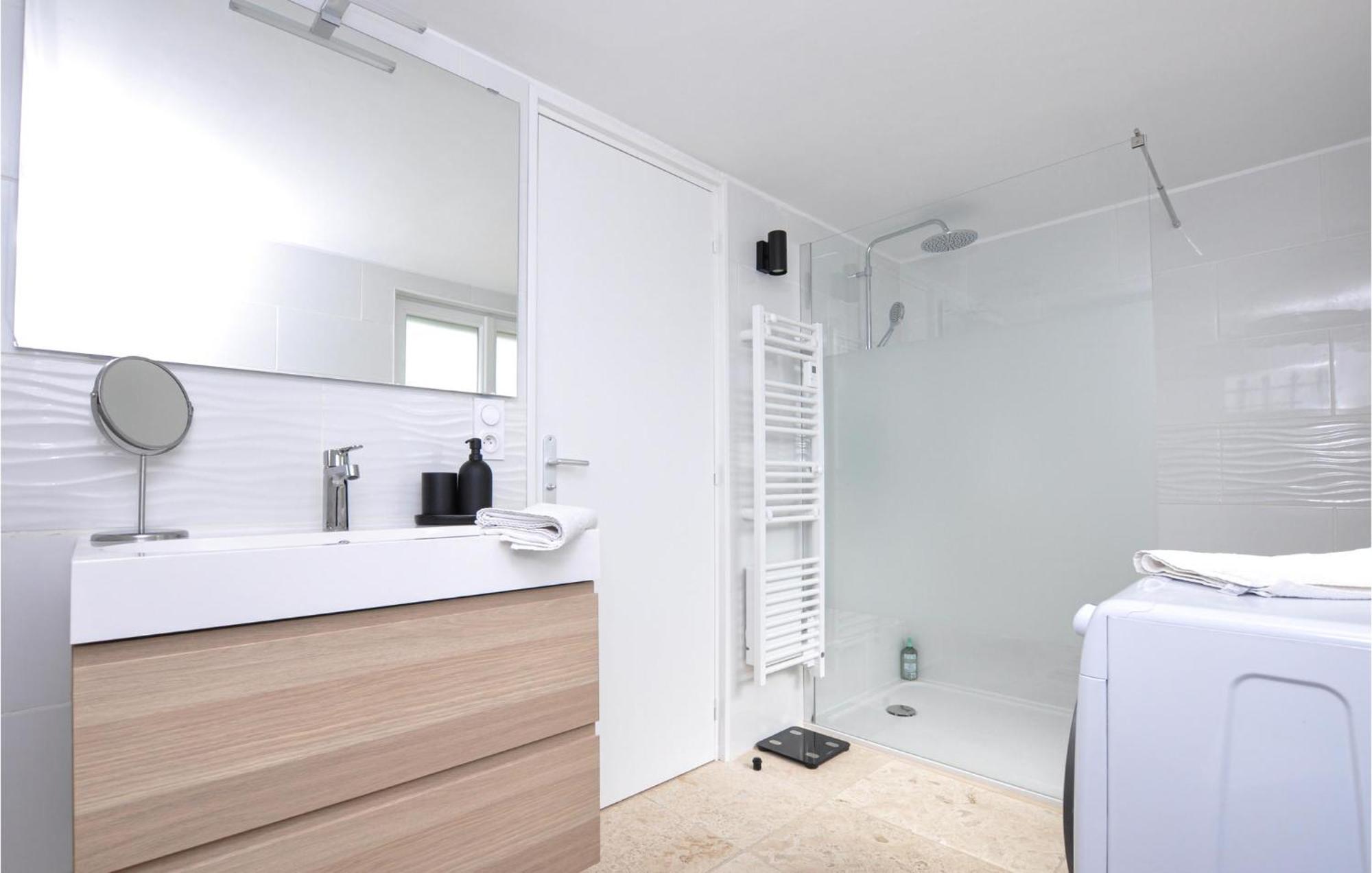 Awesome Apartment In Saint-Jeannet With Kitchen Экстерьер фото